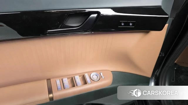 Hyundai Grandeur (GN7) id 4413905 из Кореи 25