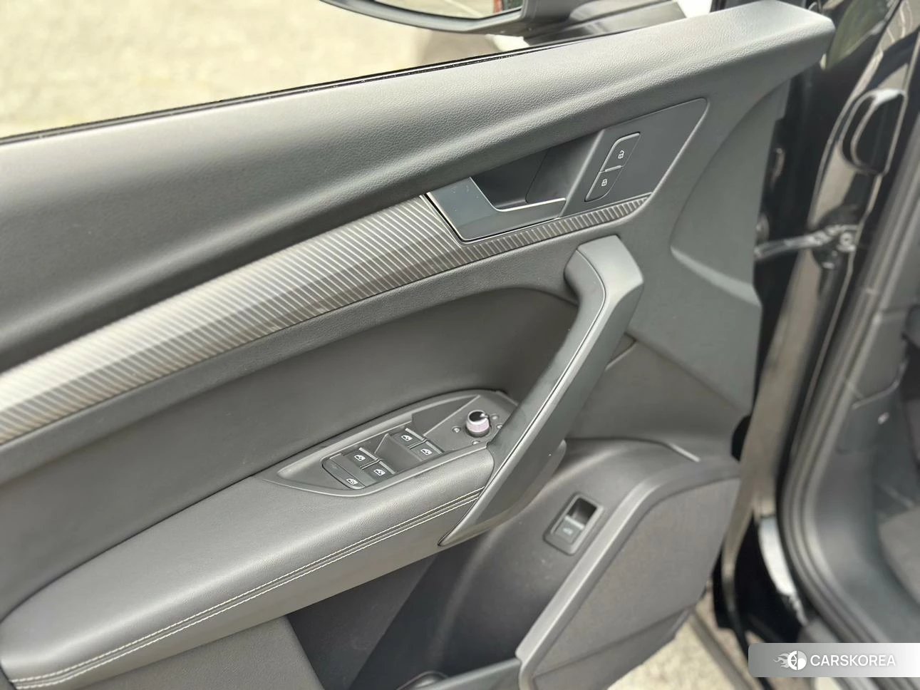 Audi Q5L id 4441311 из Китая 25