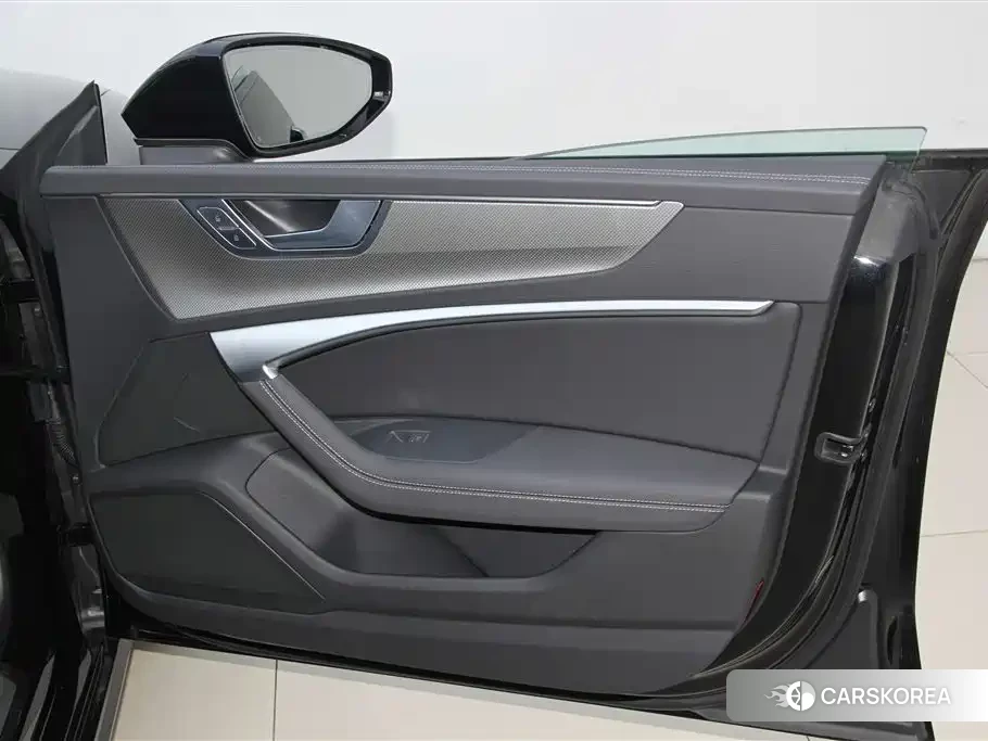 Audi A7L id 4649395 из Китая 25