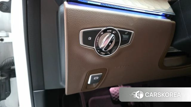 Mercedes-Benz E-Class W213 id 4793802 из Кореи 25