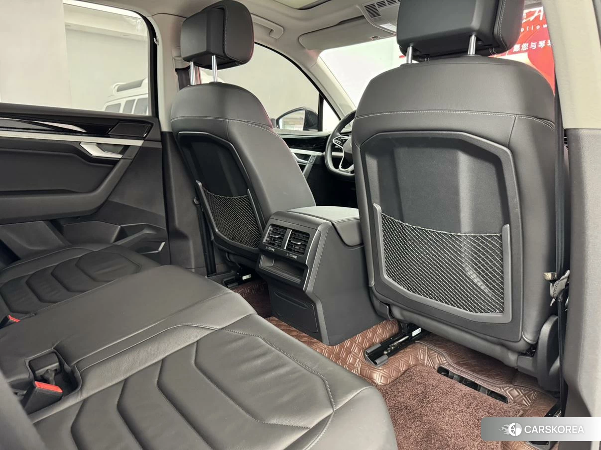 Volkswagen Touareg id 4421044 из Китая 25