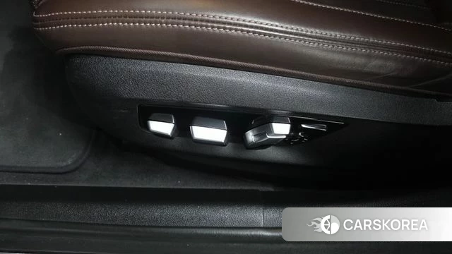 BMW 5 Series (G30) id 4310836 из Кореи 25