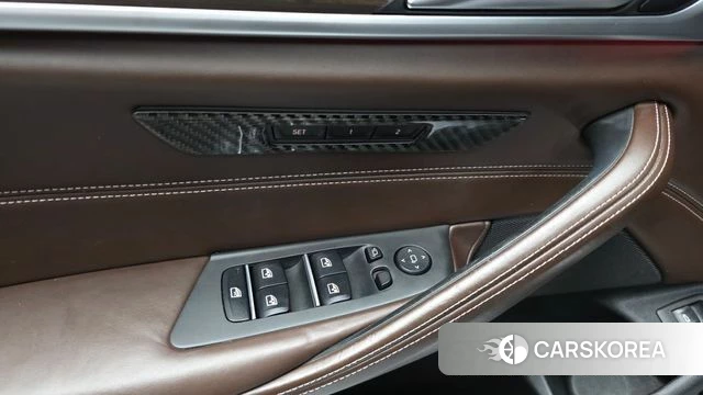 BMW 5 Series (G30) id 4568668 из Кореи 25