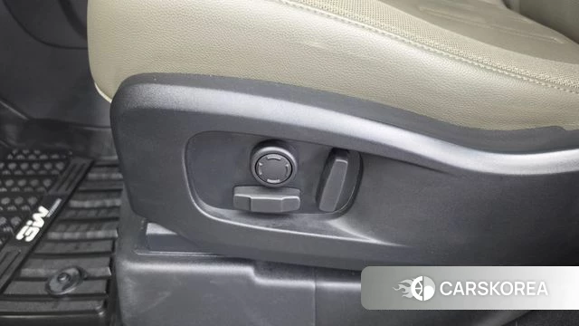Land Rover Defender (L663) id 4872716 из Кореи 25