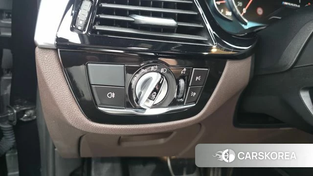 BMW 5 Series (G30) id 4643011 из Кореи 25