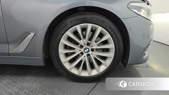 BMW 5 Series (G30) id 4615472 из Кореи 25