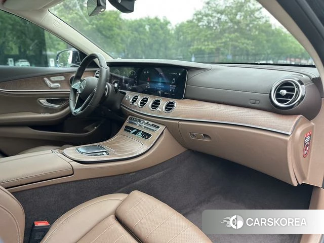 Mercedes-Benz E-class id 4393247 из Китая 25
