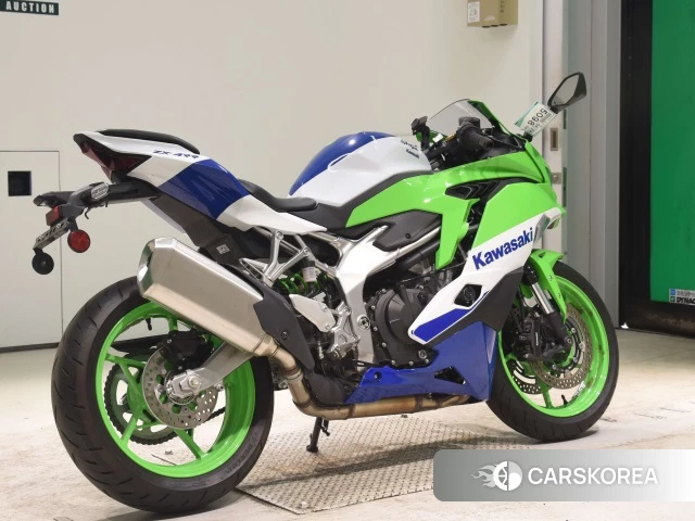Kawasaki ZX-4RR id 4191968 из Японии 25