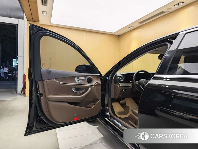 Mercedes-Benz E-class id 4277166 из Китая 25