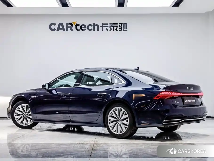 Audi A7L id 4649382 из Китая 25