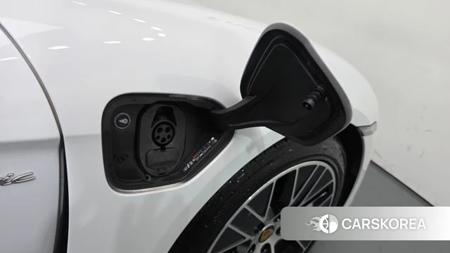 Porsche Taycan id 4303308 из Кореи 25