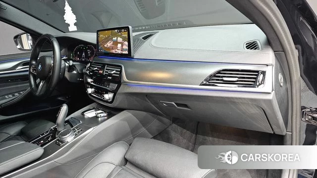 BMW 5 Series (G30) id 4591824 из Кореи 25