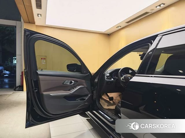 BMW 3 series id 4291129 из Китая 25