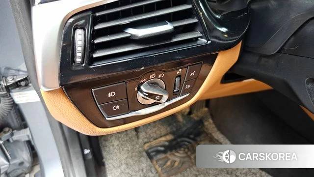 BMW 5 Series (G30) id 4459670 из Кореи 25