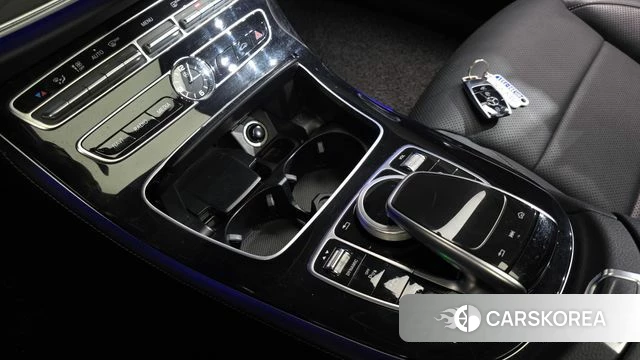 Mercedes-Benz E-Class W213 id 4794953 из Кореи 25