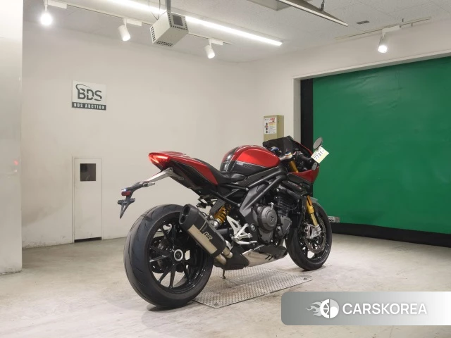 Triumph SPEED TRIPLE 1200 RR id 3946664 из Японии 25