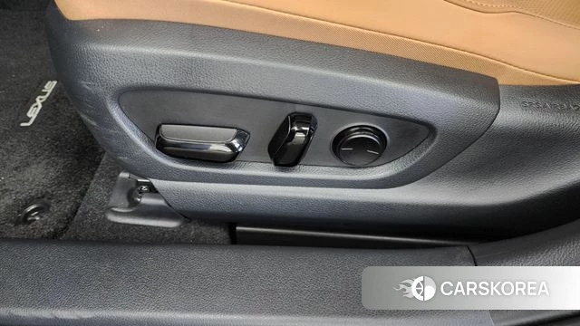 Lexus UX300h id 4427241 из Кореи 25