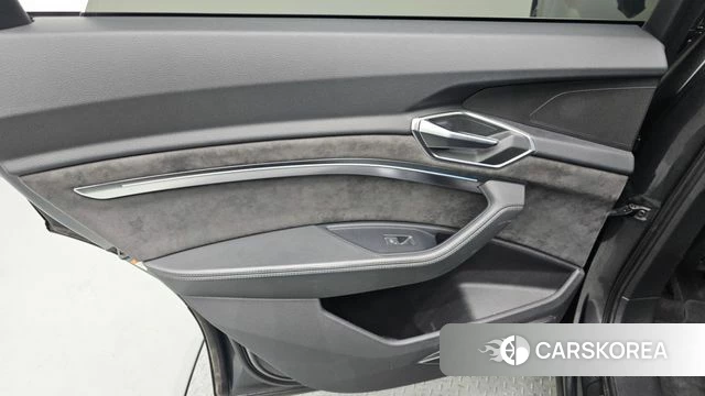 Audi e-Tron id 4231602 из Кореи 25