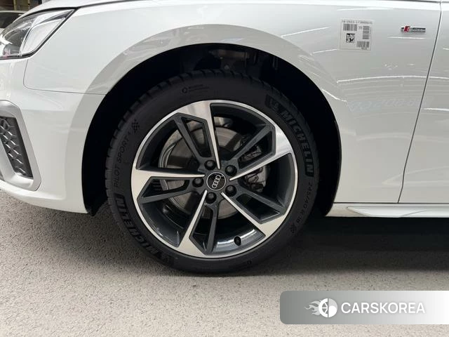 Audi A4L id 4235003 из Китая 25