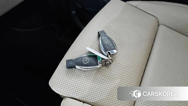 Mercedes-Benz V-Class id 4584846 из Кореи 25