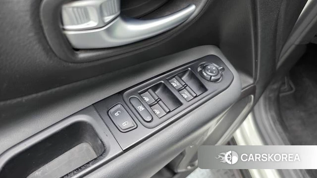 Jeep Renegade id 4894988 из Кореи 25