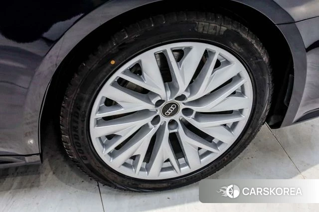 Audi A7L id 4275556 из Китая 25