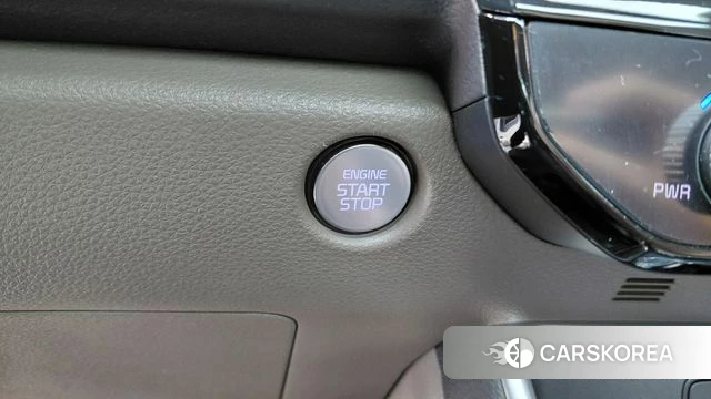 Kia The New Carnival 4th Generation id 4893111 из Кореи 25