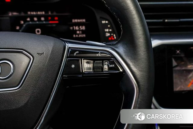 Audi A7L id 4328765 из Китая 25