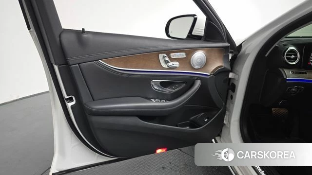 Mercedes-Benz E-Class W213 id 4232149 из Кореи 25