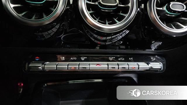 Mercedes-Benz A-Class W177 id 4282128 из Кореи 25
