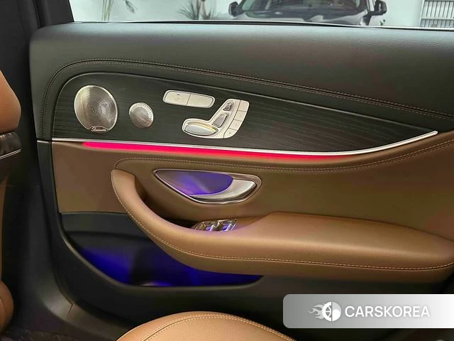 Mercedes-Benz E-class id 4256924 из Китая 25
