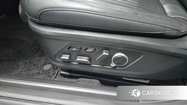 Hyundai Grandeur Hybrid (GN7) id 4427936 из Кореи 25