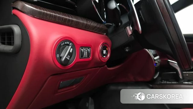Maserati Quattroporte id 4285265 из Кореи 25