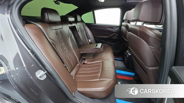 BMW 5 Series (G30) id 4872846 из Кореи 25