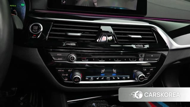 BMW 5 Series (G30) id 4447352 из Кореи 25