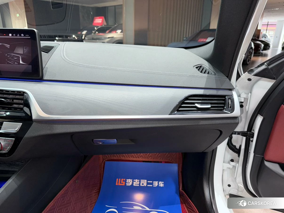 BMW 5 series id 4426909 из Китая 25
