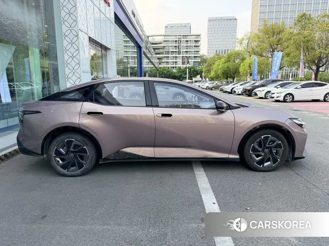 Toyota bZ3 id 3926914 из Китая 25