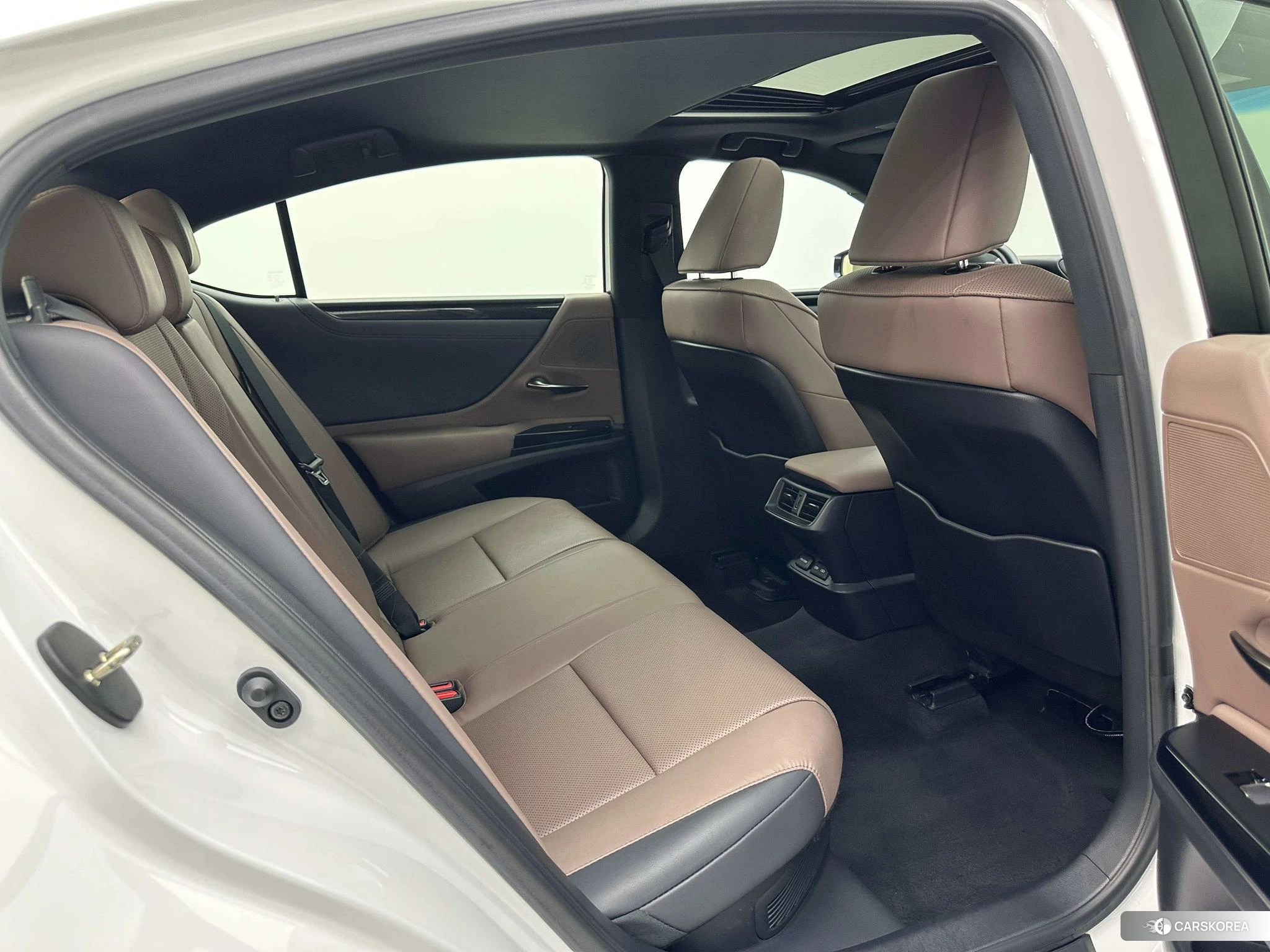 Lexus ES id 4473397 из Китая 25