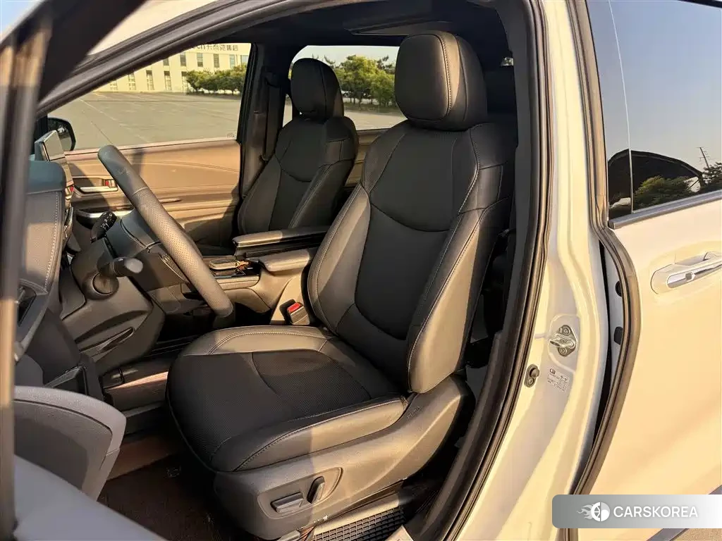 Toyota Sienna id 4653924 из Китая 25