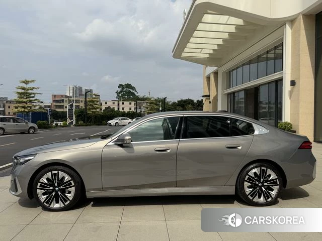 BMW 5 series id 4220105 из Китая 26