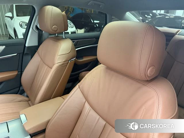 Audi A6L id 4342137 из Китая 26