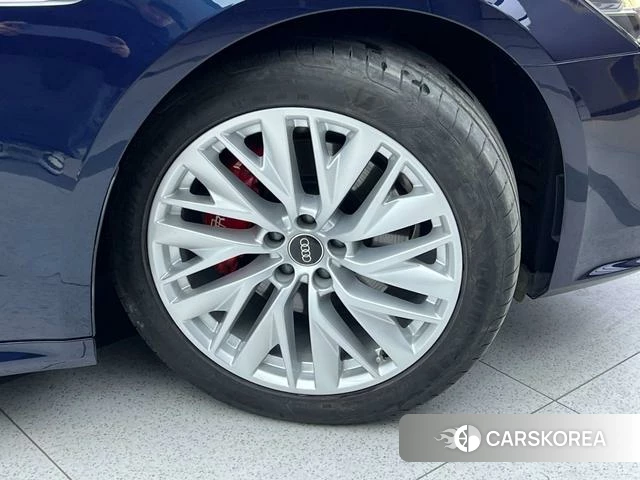 Audi A7L id 4207860 из Китая 26