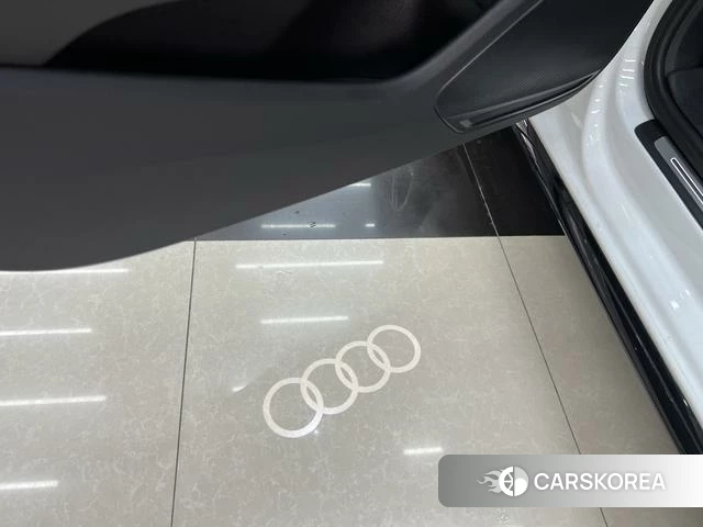 Audi A4L id 4290436 из Китая 26
