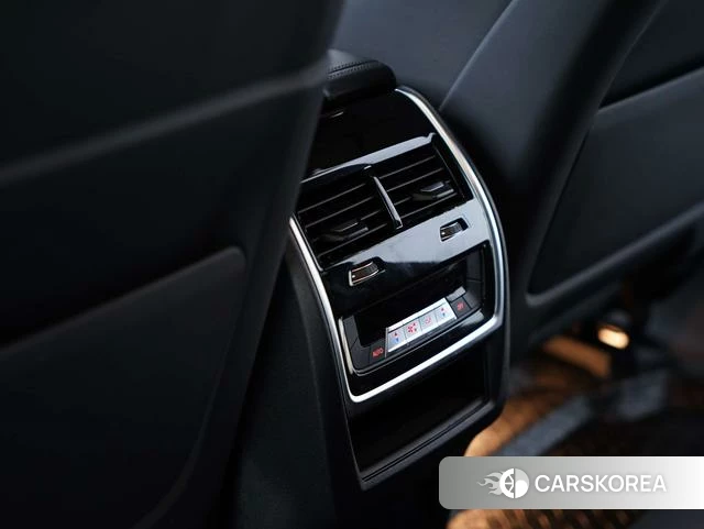 BMW X6 M id 4291464 из Китая 26