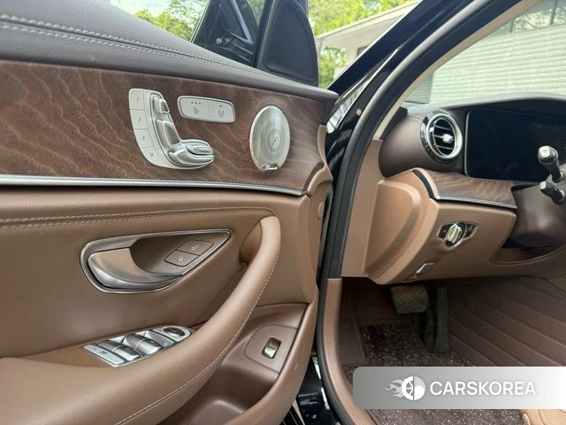 Mercedes-Benz E-class id 4314426 из Китая 26