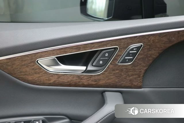 Audi Q7 id 4271921 из Китая 26