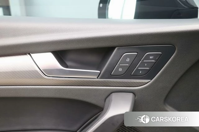 Audi Q5L id 4271920 из Китая 26