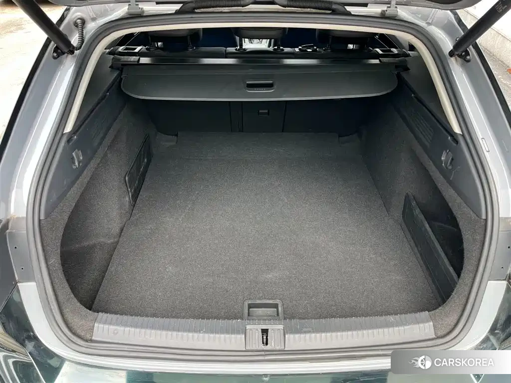 Volkswagen FAW-Volkswagen CC id 4515392 из Китая 26