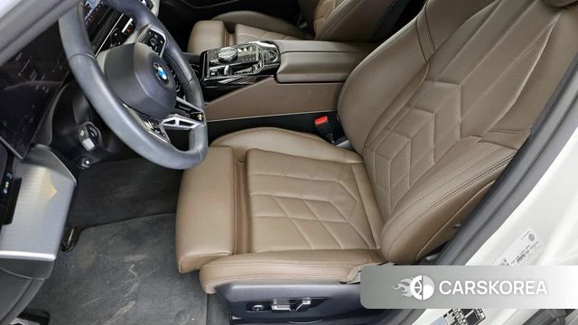 BMW 5 Series (G60) id 4381412 из Кореи 26