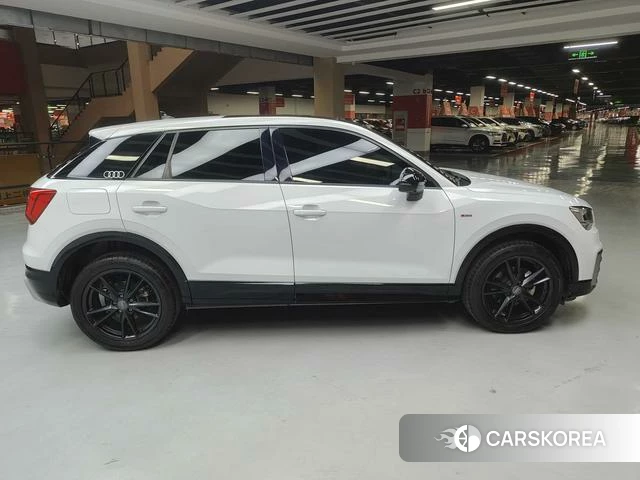 Audi Q2L id 4314471 из Китая 26